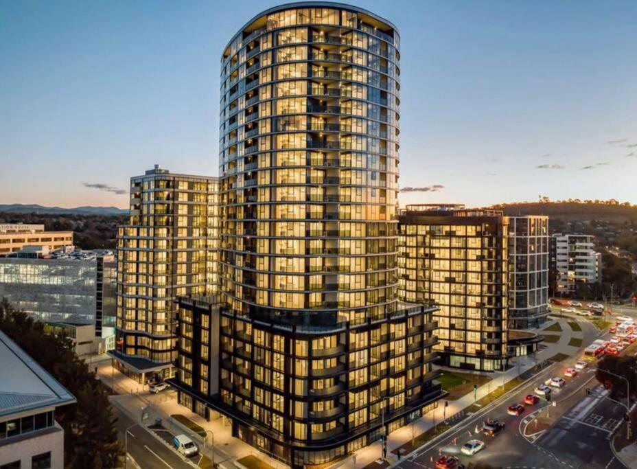 Central Located 1Bedroom Apartment In Woden By Serain Residences Phillip Exterior photo