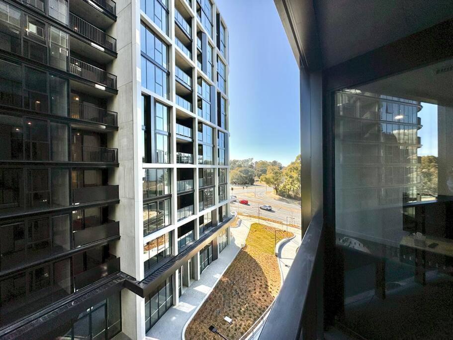 Central Located 1Bedroom Apartment In Woden By Serain Residences Phillip Exterior photo